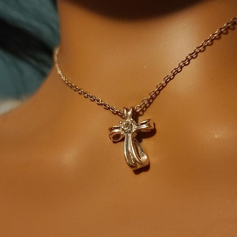 Beautiful Silver Cross With Diamond Beautiful Silver Cross With Diamond